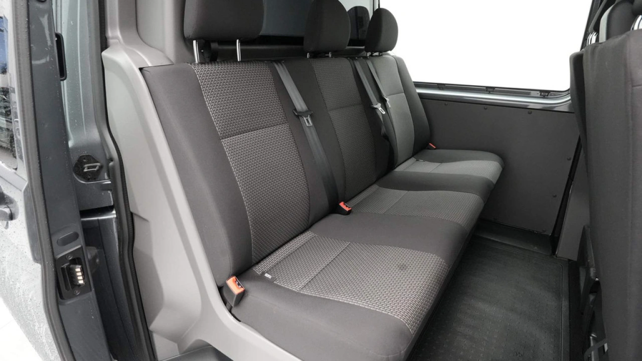 VW Bedrijfswagens Transporter 2.0 TDI L2H1 30 DC Comfortline