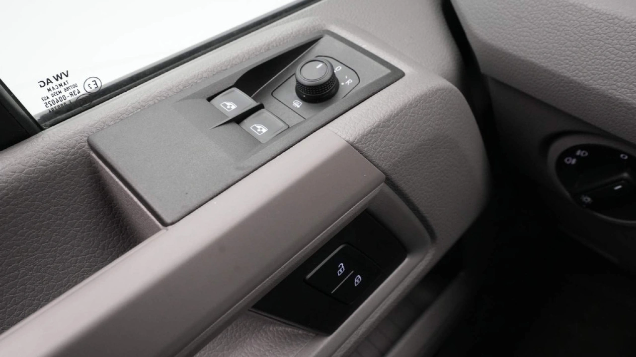 VW Bedrijfswagens Crafter 35 2.0 TDI 140pk DSG L3H3 Highline EURO VI