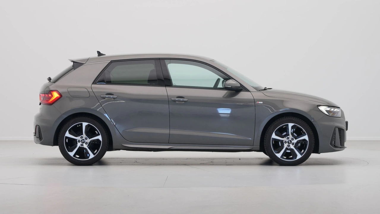 Audi A1 Sportback 25 TFSI S Line edition
