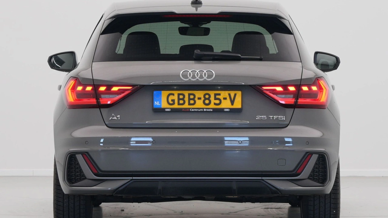 Audi A1 Sportback 25 TFSI S Line edition