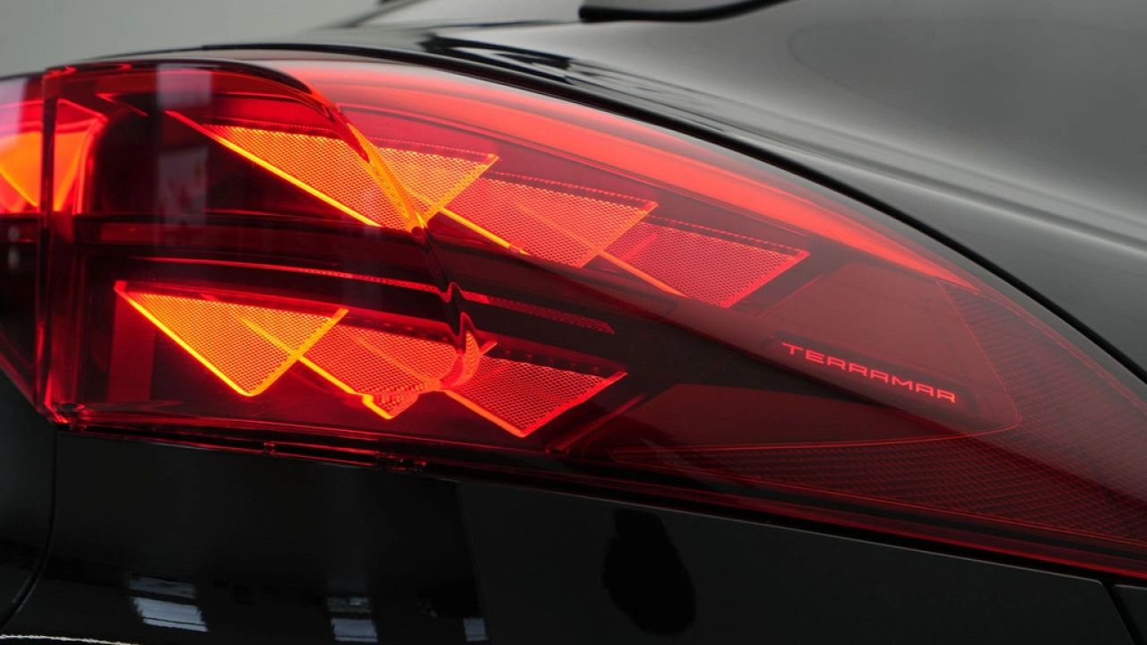 CUPRA Terramar 1.5 TSI e-Hybrid Business 204pk
