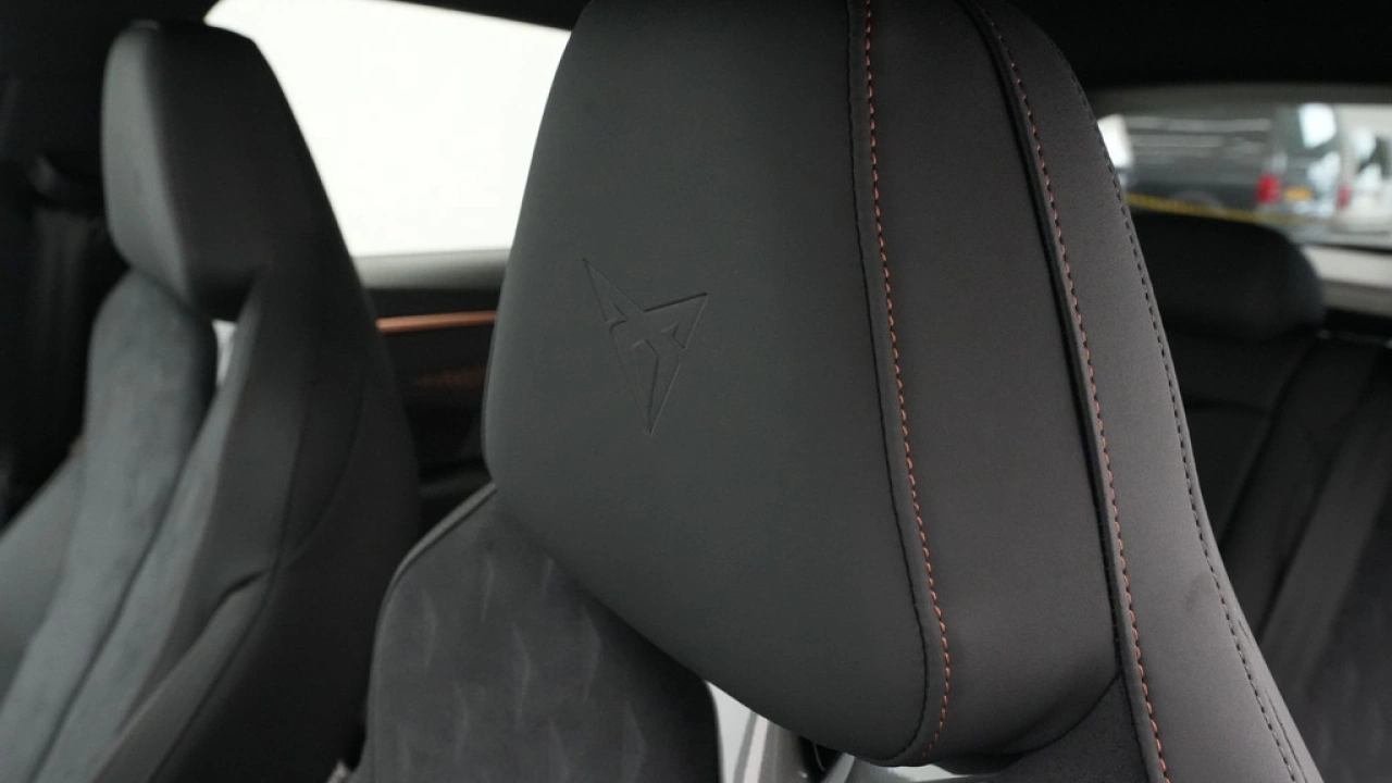 CUPRA Terramar 1.5 TSI e-Hybrid Business 204pk