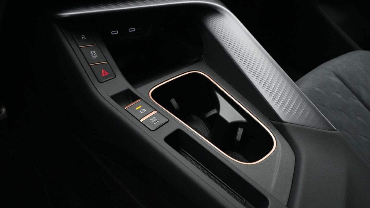 CUPRA Terramar 1.5 TSI e-Hybrid Business 204pk