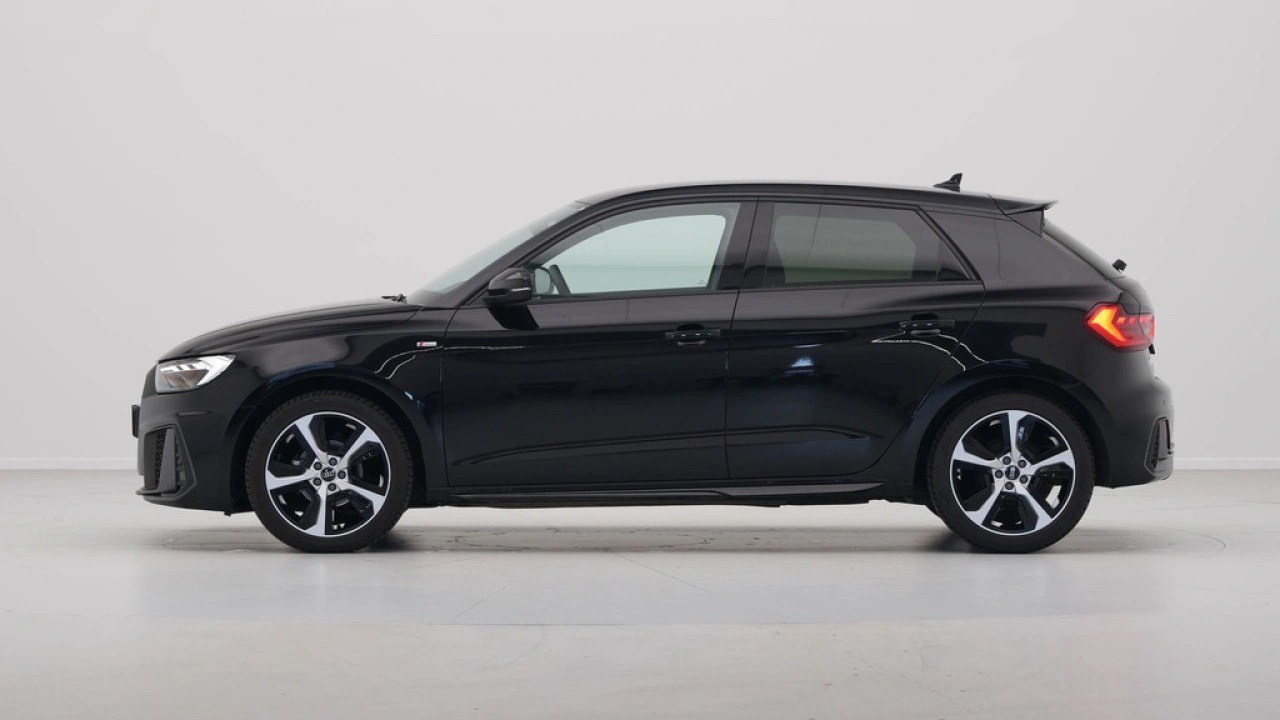 Audi A1 Sportback 25 TFSI S-Line edition