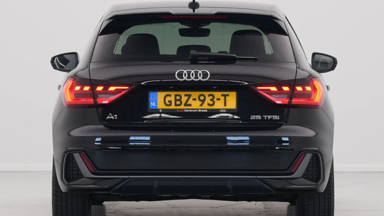 Audi A1 Sportback 25 TFSI S-Line edition