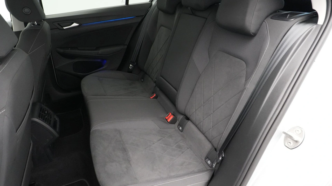 Volkswagen Golf 1.0 eTSI 110pk DSG Life Business
