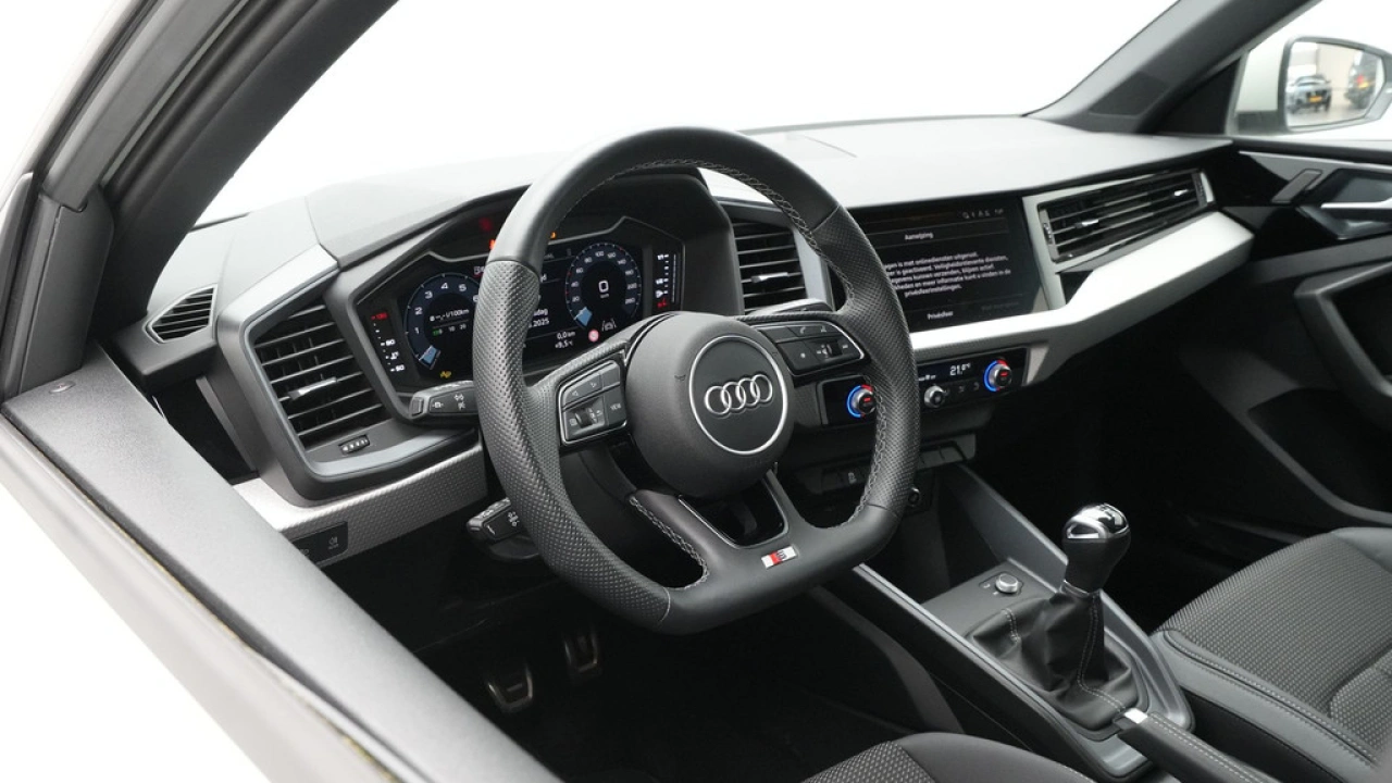 Audi A1 Sportback 25 TFSI S Line edition