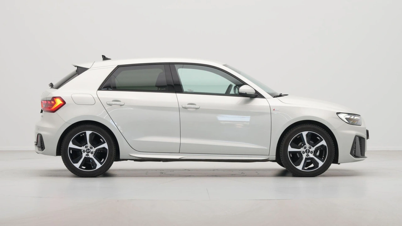 Audi A1 Sportback 25 TFSI S Line edition