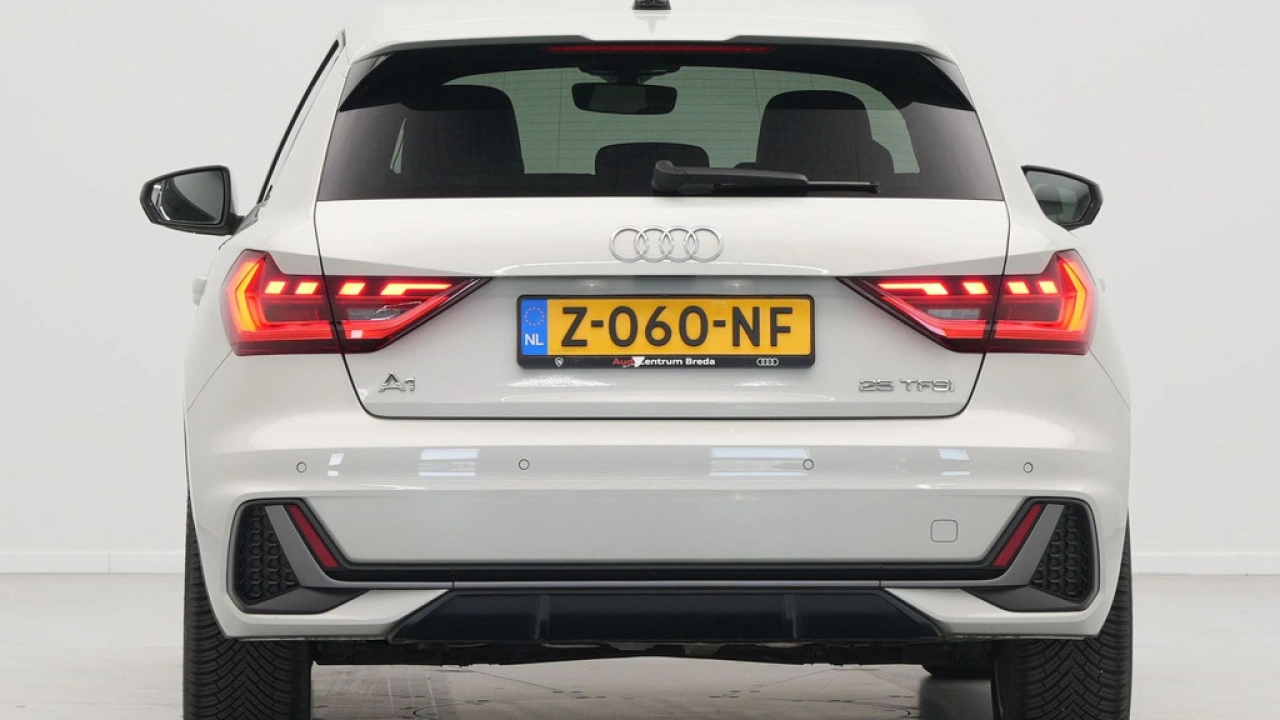 Audi A1 Sportback 25 TFSI S Line edition