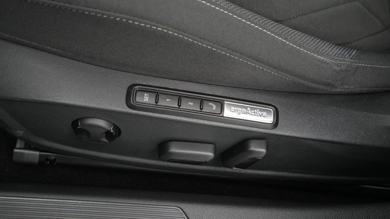 Volkswagen Golf 1.4 eHybrid Style