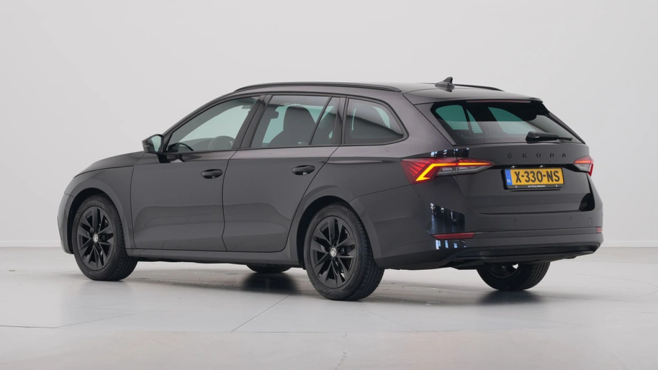 Škoda Octavia Combi 1.0 e-TSI 110pk DSG Sport Business Black Edition