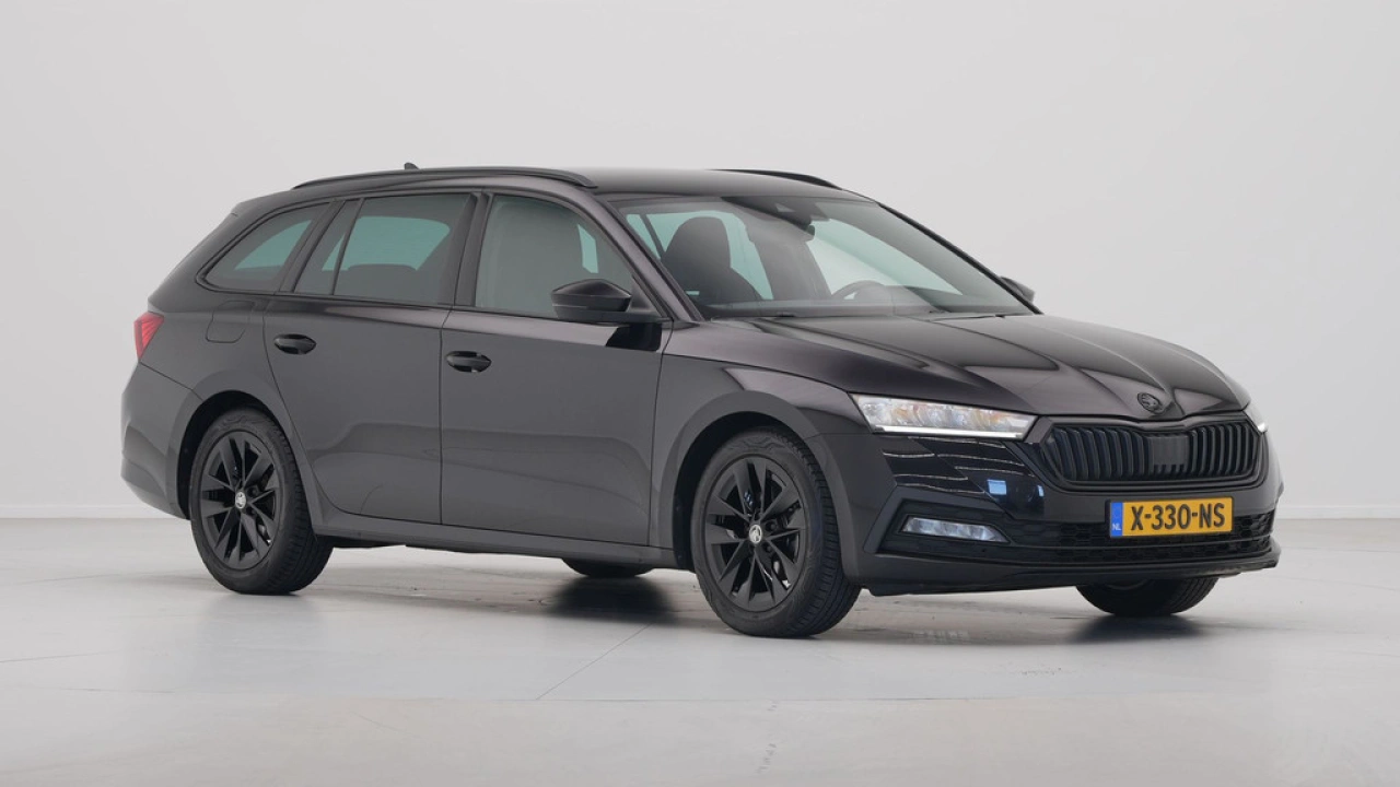 Škoda Octavia Combi 1.0 e-TSI 110pk DSG Sport Business Black Edition