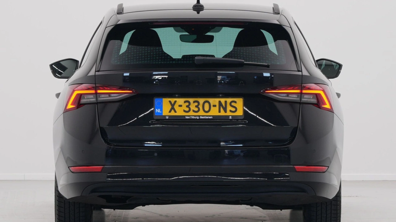 Škoda Octavia Combi 1.0 e-TSI 110pk DSG Sport Business Black Edition