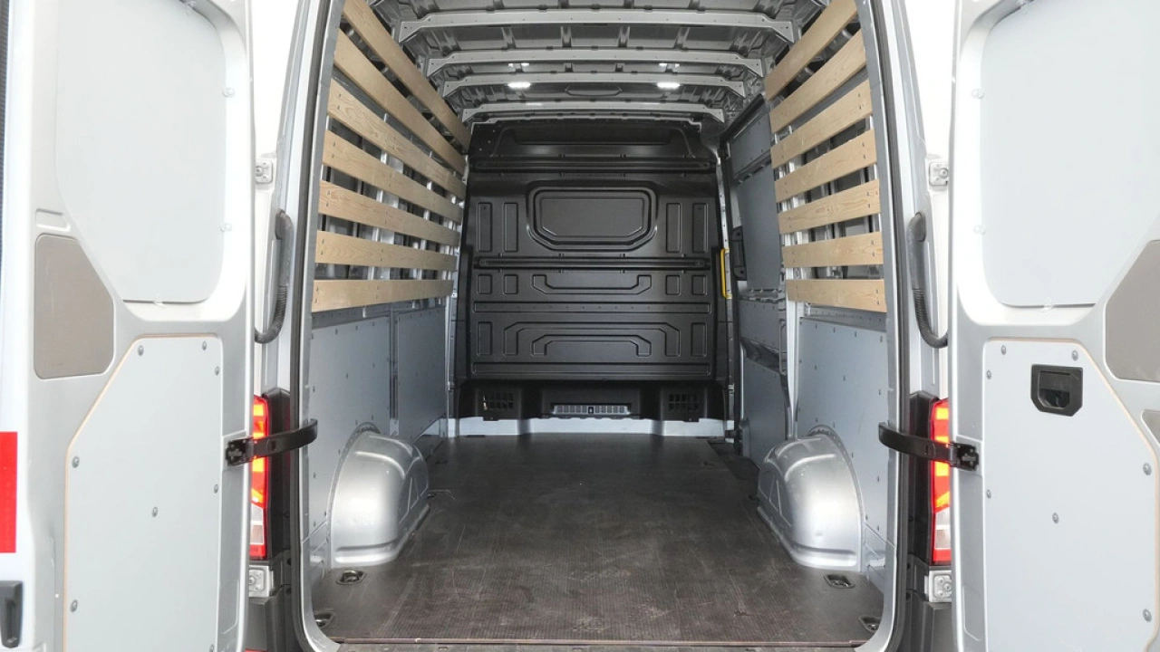 VW Bedrijfswagens Crafter 30 2.0 TDI L3H3 Highline