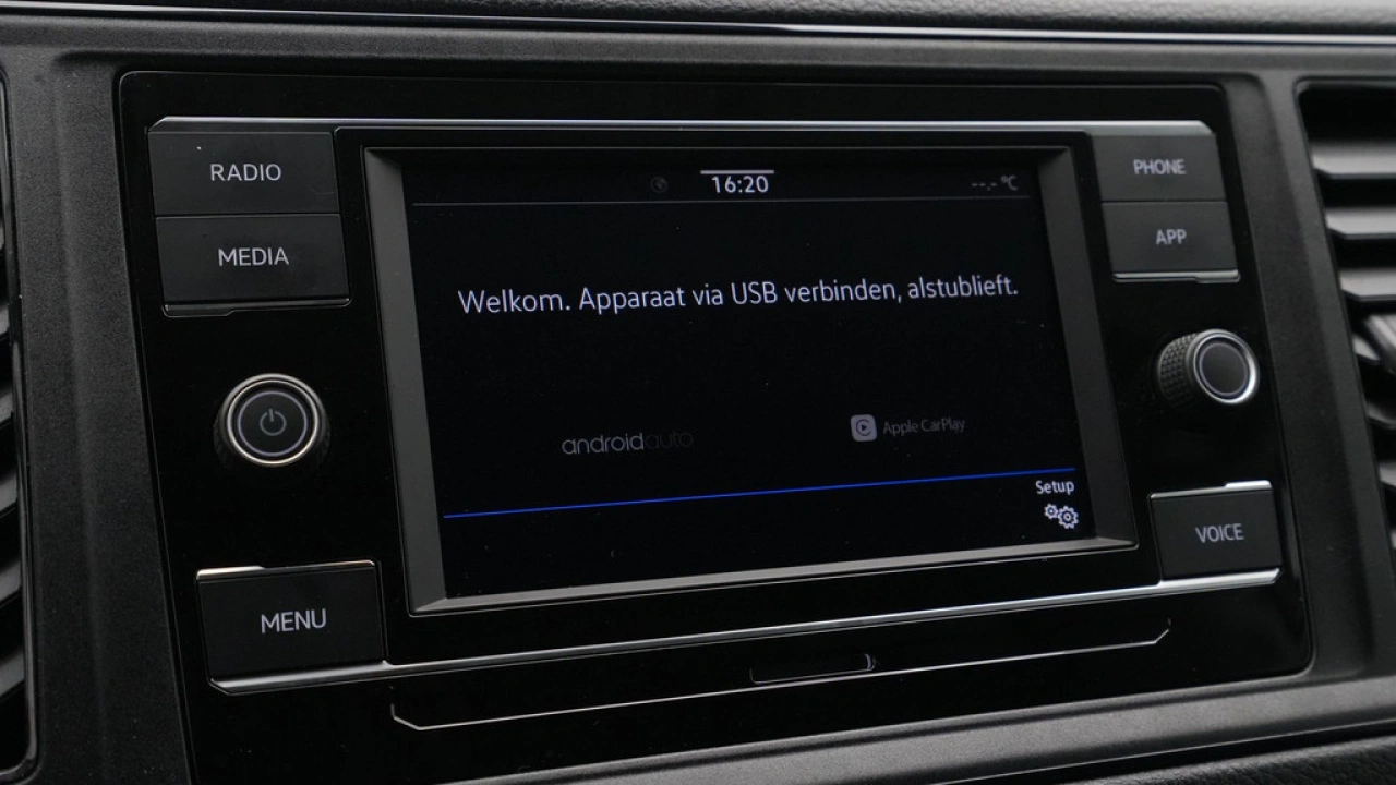 VW Bedrijfswagens Crafter 30 2.0 TDI 140pk L3H3 Highline