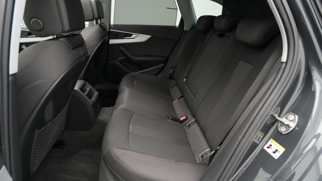 Audi A4 Avant 35 TFSI 150pk S-Tronic Business Edition
