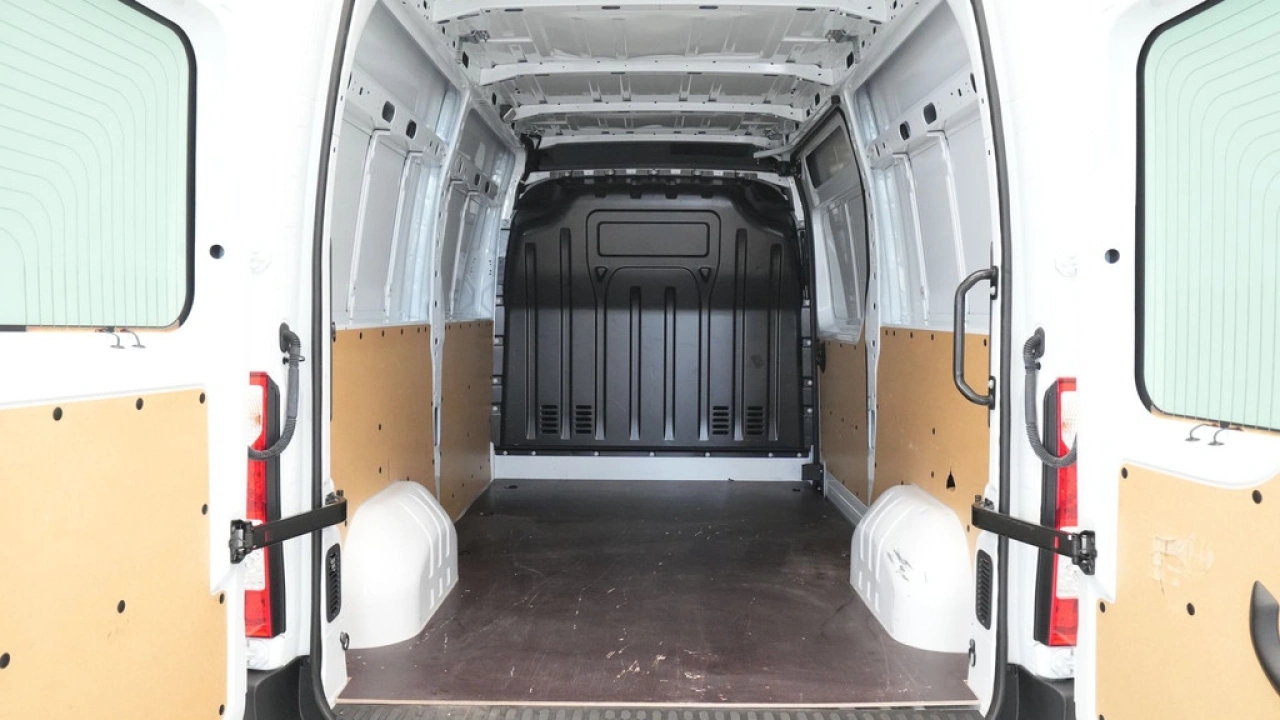 Renault Master T35 2.3 dCi 135 L2H2 Comfort