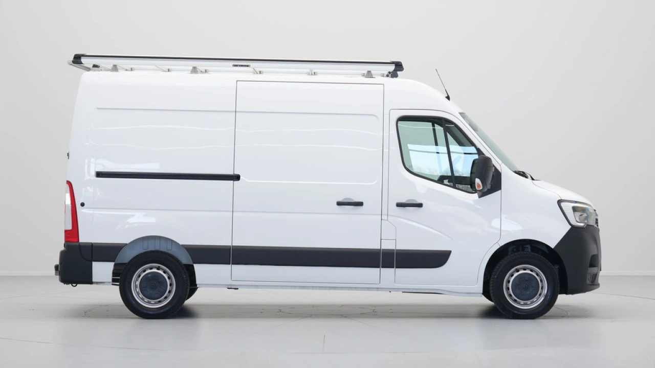 Renault Master T35 2.3 dCi 135 L2H2 Comfort