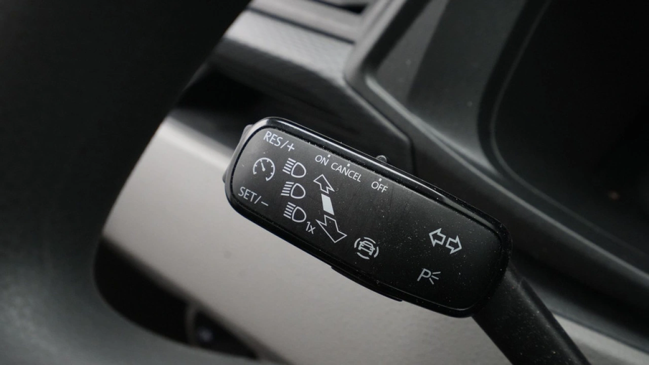 VW Bedrijfswagens Transporter 2.0 TDI L2H1 28 Economy Business