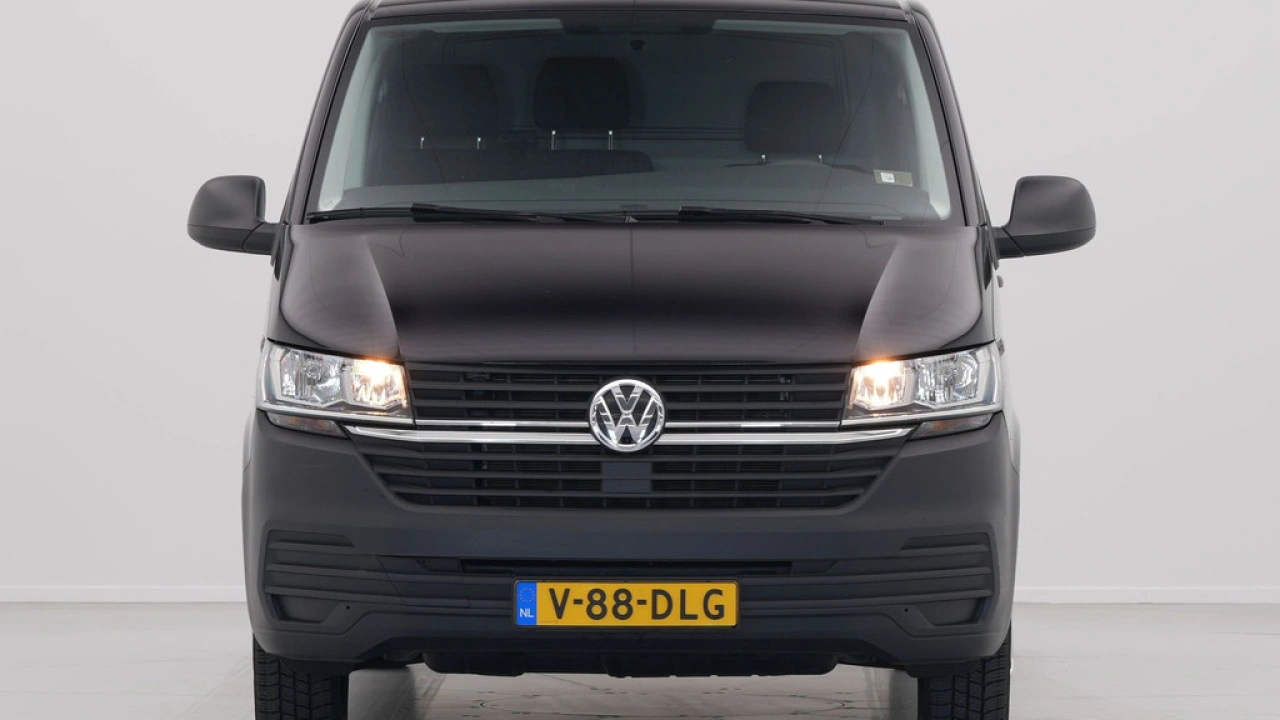VW Bedrijfswagens Transporter 2.0 TDI L2H1 28 Economy Business