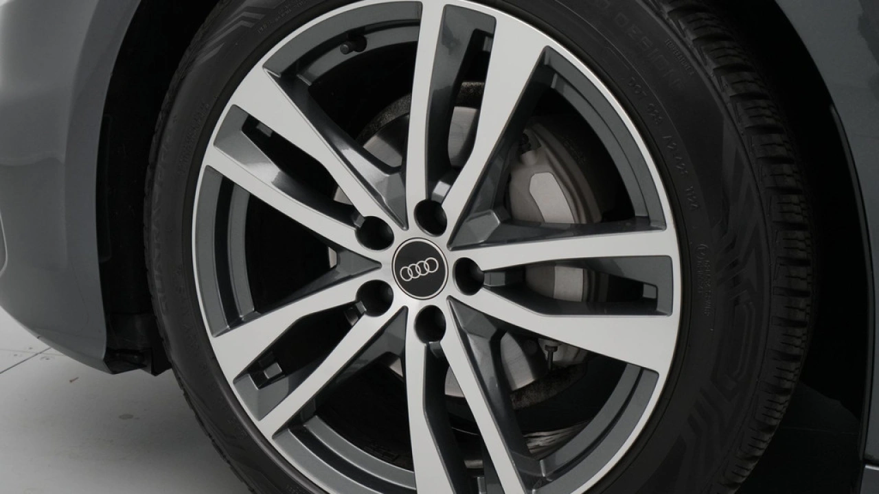 Audi A6 Avant 40 TFSI 204 pk S line edition Competition