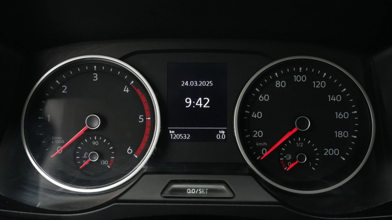 VW Bedrijfswagens Crafter 35 2.0 TDI 122pk L4 Bakwagen