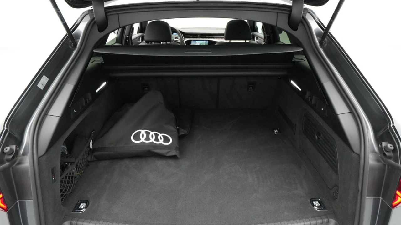 Audi A6 Avant 55 TFSI e quattro S edition Competition