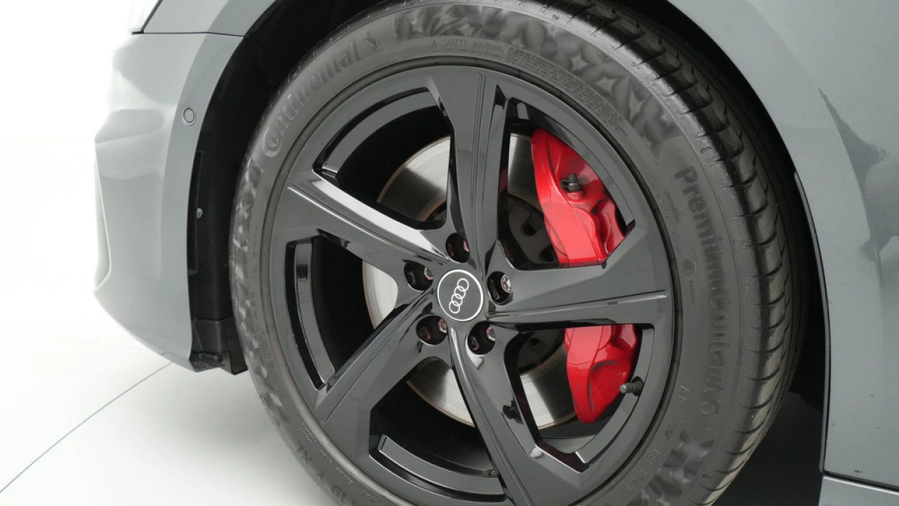 Audi A6 Avant 55 TFSI e quattro S edition Competition