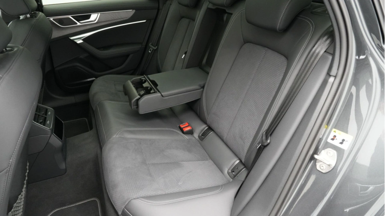 Audi A6 Avant 55 TFSI e quattro S edition Competition