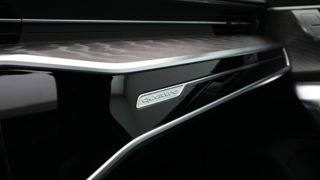 Audi A6 Avant 55 TFSI e quattro S edition Competition