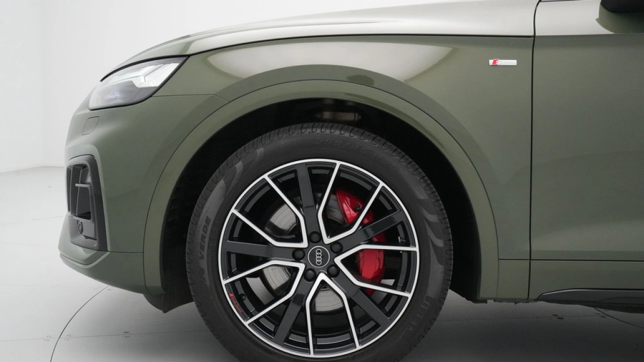 Audi Q5 50 TFSI e 299 pk S-Tronic S line edition Competition