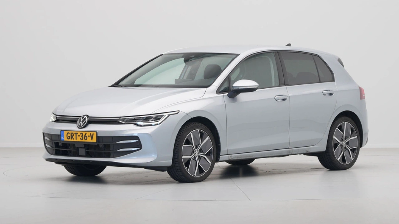 Volkswagen Golf 1.5 eTSI 150pk DSG Oranje Edition