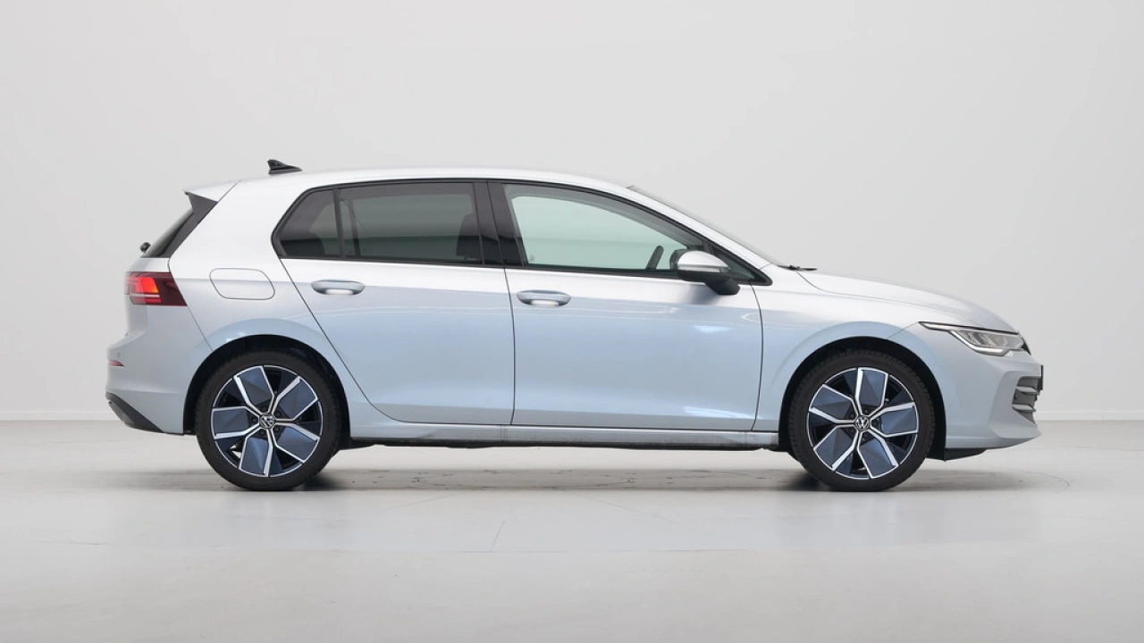 Volkswagen Golf 1.5 eTSI 150pk DSG Oranje Edition