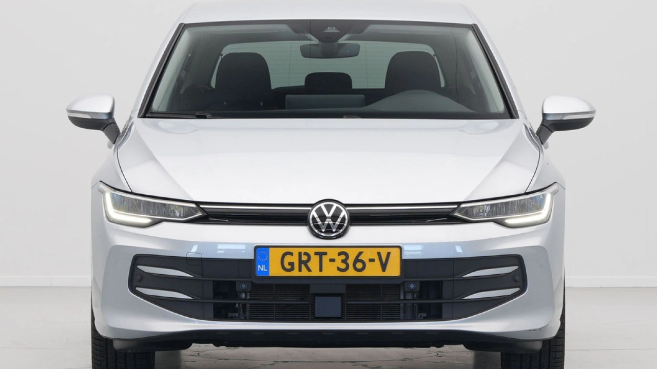 Volkswagen Golf 1.5 eTSI 150pk DSG Oranje Edition