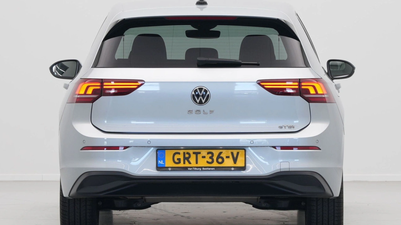 Volkswagen Golf 1.5 eTSI 150pk DSG Oranje Edition
