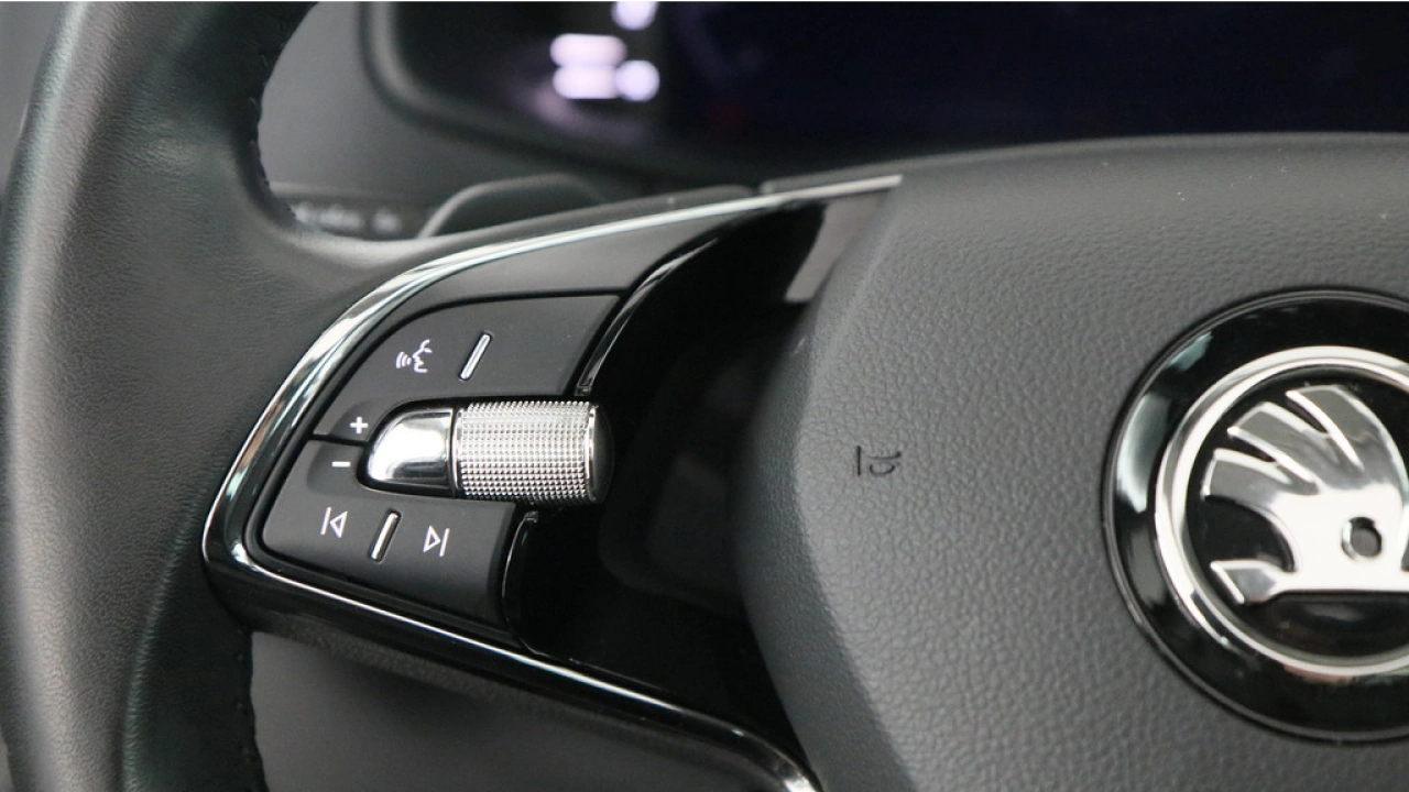 Škoda Karoq 1.5 TSI 150pk Automaat Business Edition