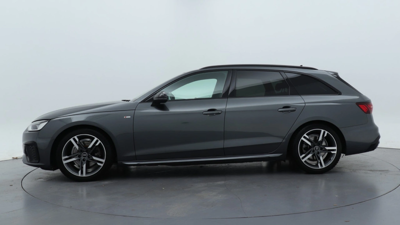 Audi A4 Avant 35 TFSI S edition Competition | Camera | Stoelverwarming | PDC v+a |