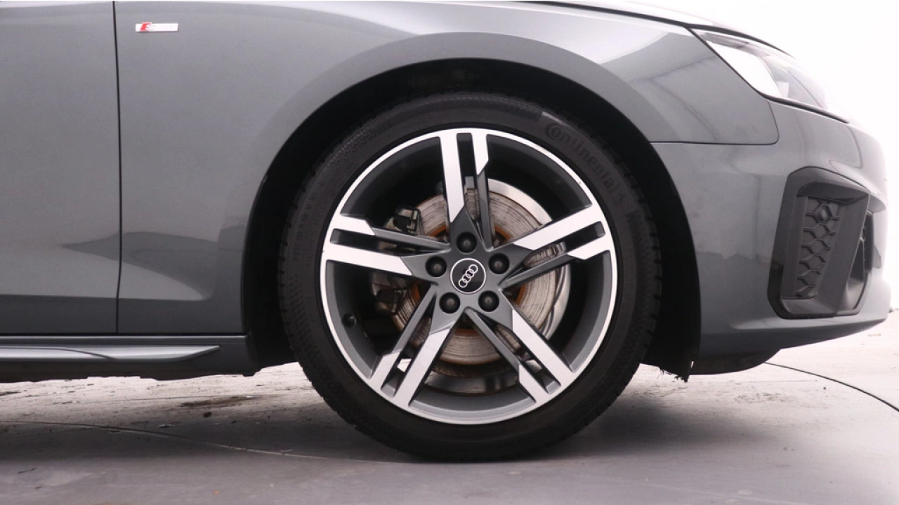 Audi A4 Avant 35 TFSI S edition Competition | Camera | Stoelverwarming | PDC v+a |