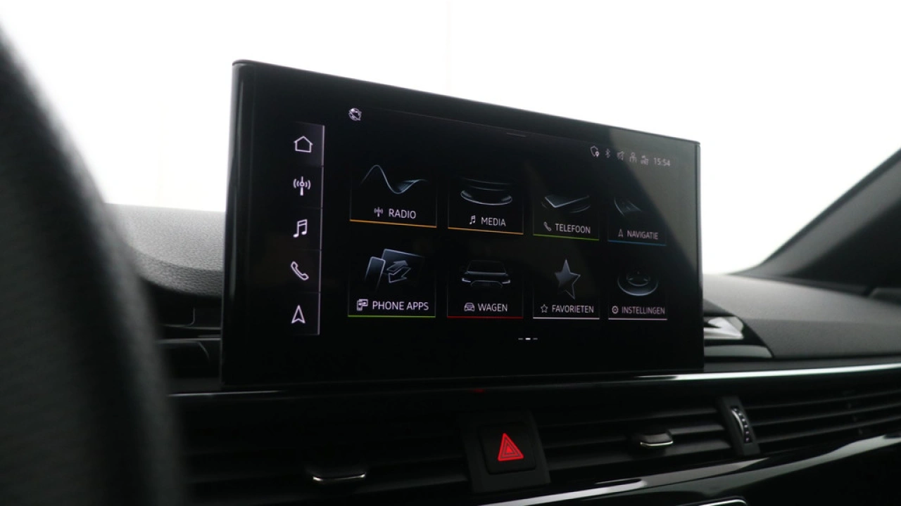 Audi A4 Avant 35 TFSI S edition Competition | Camera | Stoelverwarming | PDC v+a |