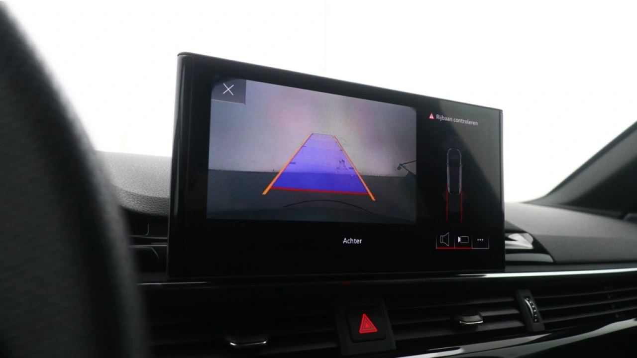 Audi A4 Avant 35 TFSI S edition Competition | Camera | Stoelverwarming | PDC v+a |