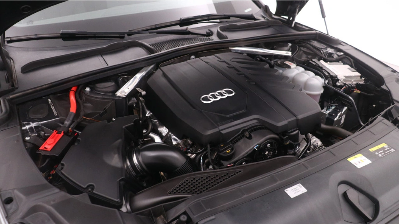 Audi A4 Avant 35 TFSI S edition Competition | Camera | Stoelverwarming | PDC v+a |