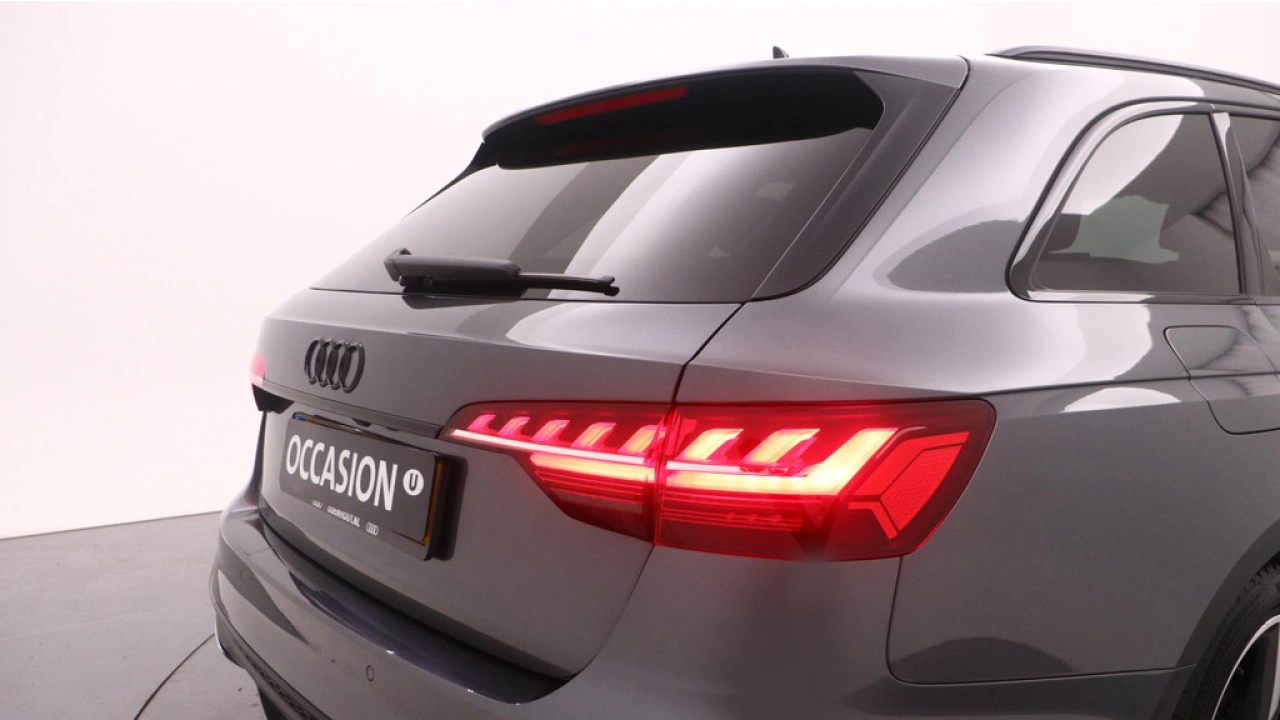 Audi A4 Avant 35 TFSI S edition Competition | Camera | Stoelverwarming | PDC v+a |