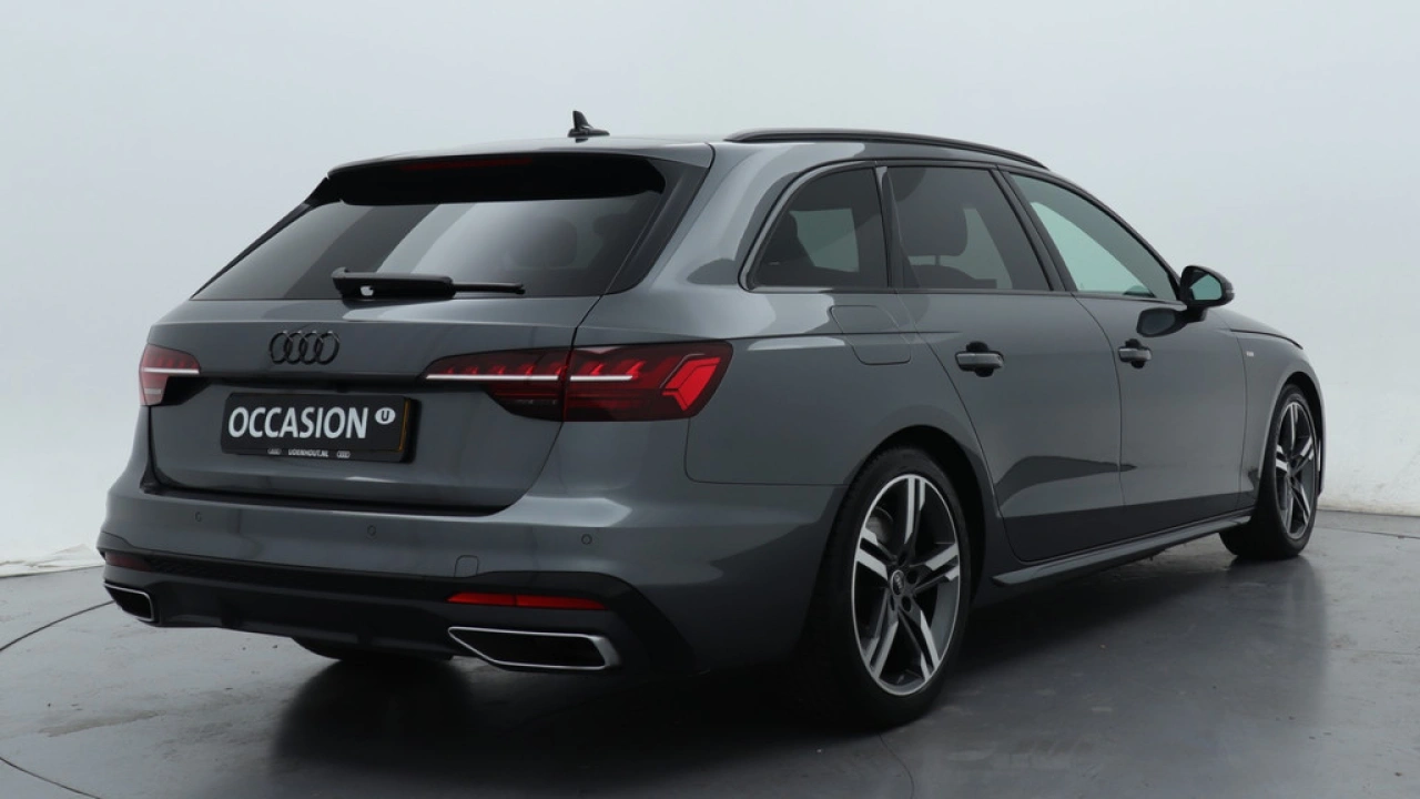Audi A4 Avant 35 TFSI S edition Competition | Camera | Stoelverwarming | PDC v+a |