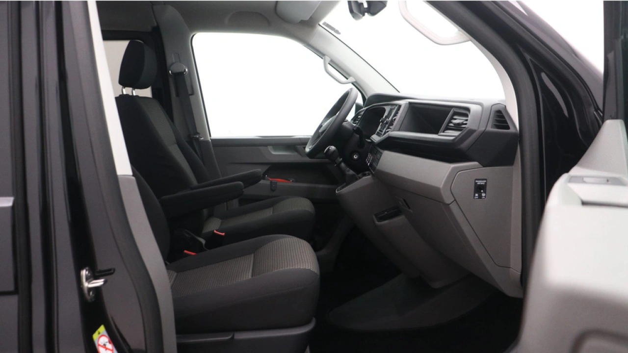 VW Bedrijfswagens Transporter 2.0 TDI L2H1 28 Comfortline Dubbele Cabine