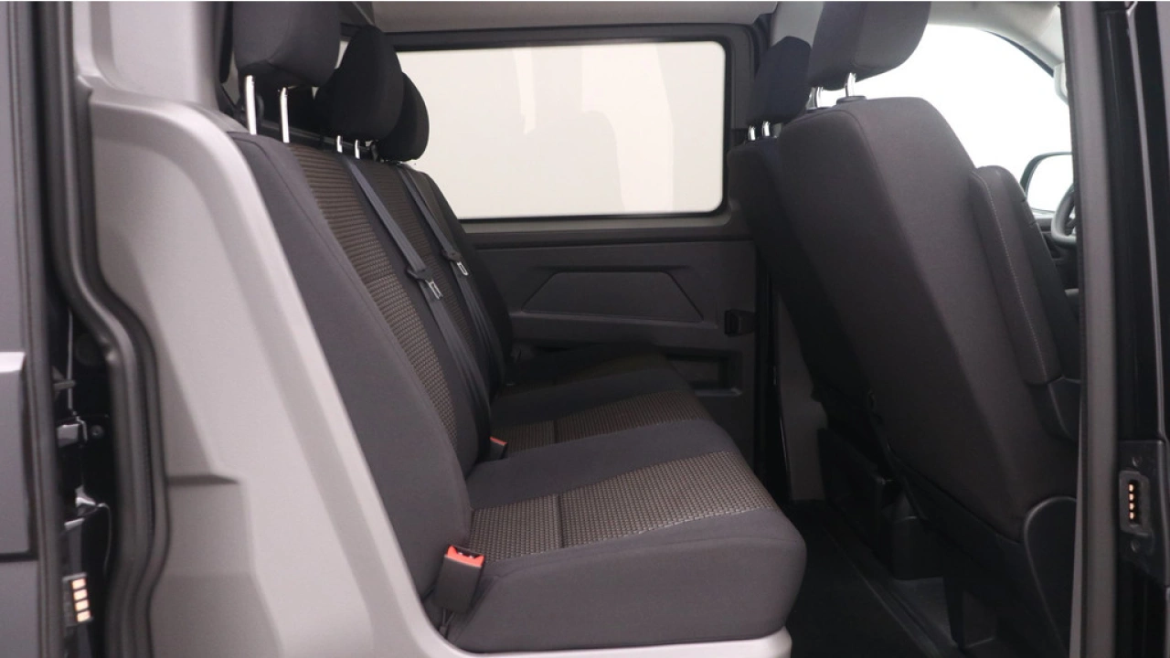 VW Bedrijfswagens Transporter 2.0 TDI L2H1 28 Comfortline Dubbele Cabine