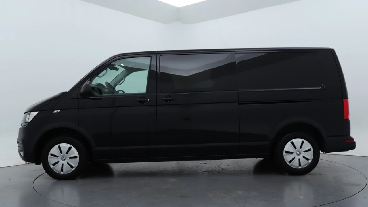 VW Bedrijfswagens Transporter 2.0 TDI L2H1 28 Comfortline Dubbele Cabine