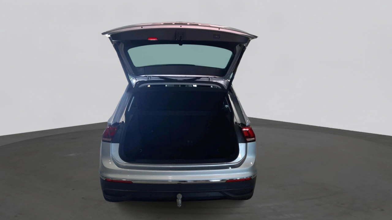 Volkswagen Tiguan 1.5 TSI 150pk Life Business DSG | Trekhaak | Camera