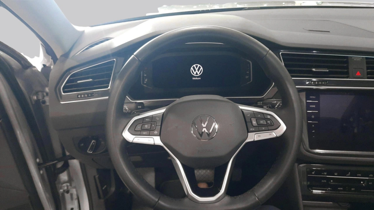 Volkswagen Tiguan 1.5 TSI 150pk Life Business DSG | Trekhaak | Camera