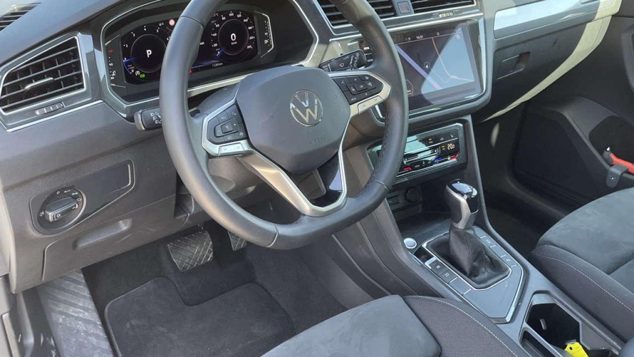 Volkswagen Tiguan 1.5 TSI 150pk Life Business DSG | Trekhaak | Camera