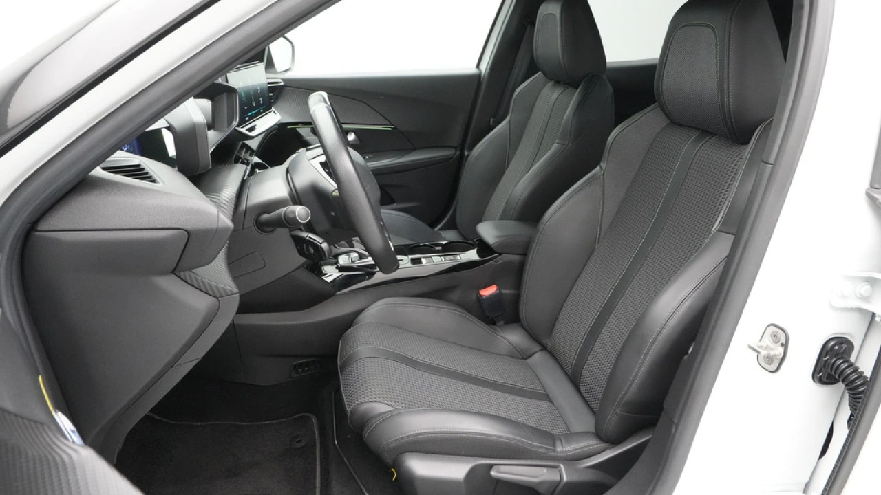 Peugeot e-2008 EV GT 50 kWh 136pk